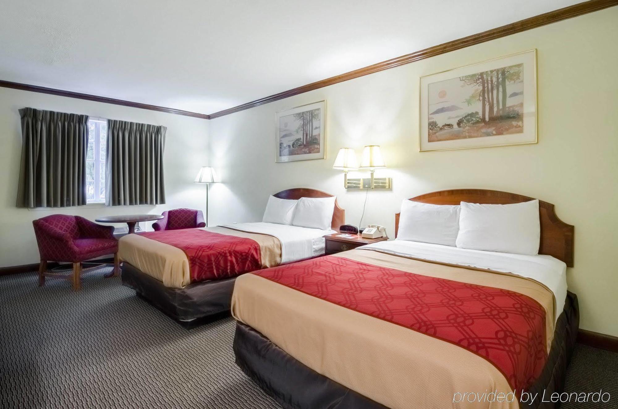 Econo Lodge Colonial Williamsburg Exteriör bild