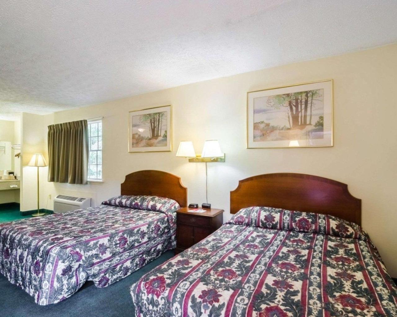 Econo Lodge Colonial Williamsburg Exteriör bild